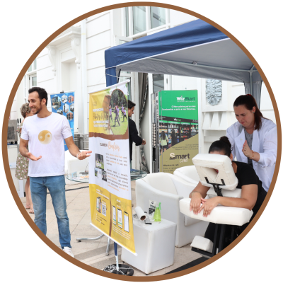 Quick Massage para feiras e eventos, empresas ou departamentos. Aumenta a produtividade, Alivia a tensão muscular, Melhora da circulação sanguínea, Alívio de dores, Melhora o humor, Restabelece a disposição, Reduz a ansiedade e irritação.